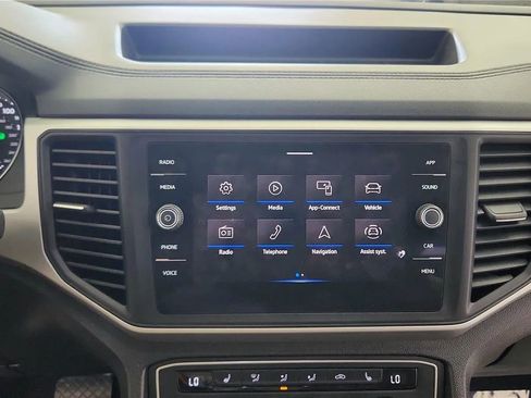 Used 2021 Volkswagen Atlas SE w/ Towing Package image 24
