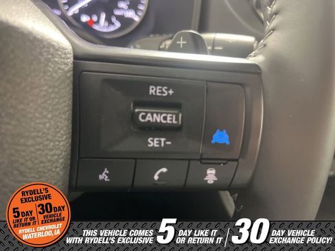 Used 2025 Nissan Rogue SV image 29