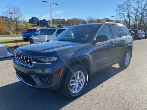 New 2025 Jeep Grand Cherokee Laredo X w/ Luxury Tech Group I AWD/4WD image 7