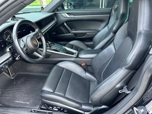 Certified 2022 Porsche 911 Carrera image 2