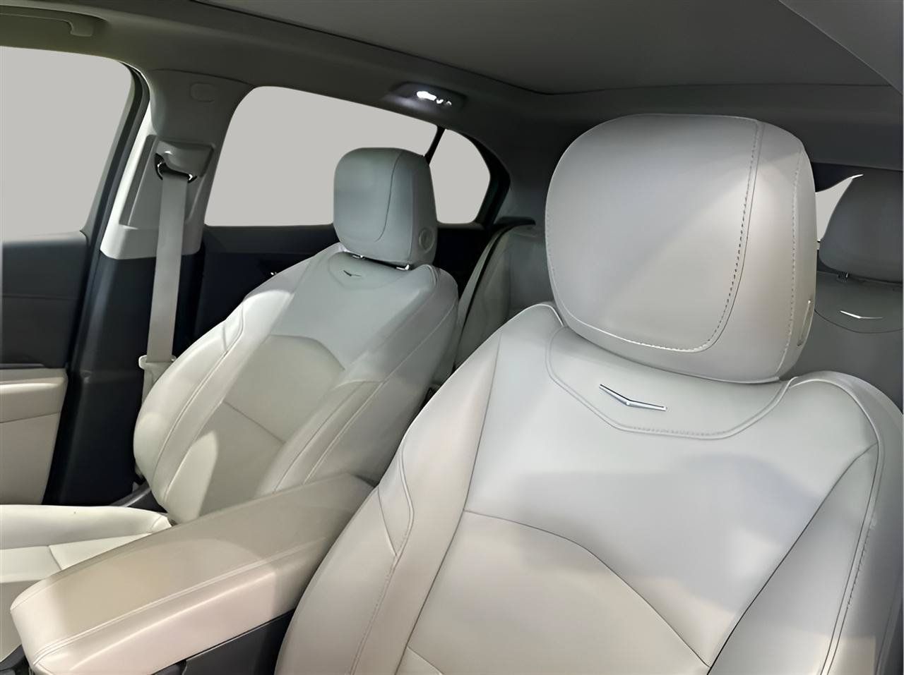Used 2020 Cadillac XT4 Luxury w/ Cold Weather Package AWD/4WD image 12