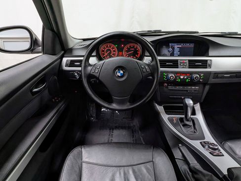 Used 2011 BMW 335i xDrive Sedan AWD/4WD image 2