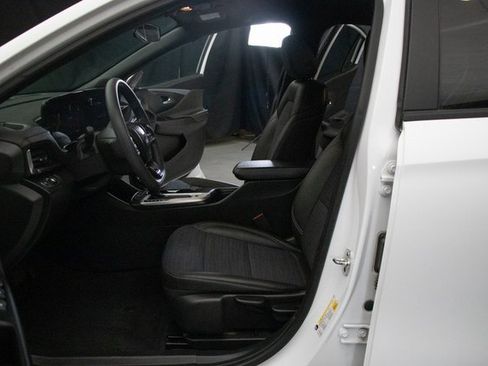 Used 2024 Buick Envista Preferred w/ Advanced Safety Package image 24