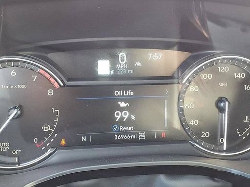 Used 2025 Cadillac XT6 Premium Luxury AWD/4WD image 34
