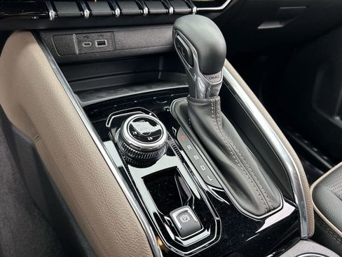 Used 2026 GMC Canyon Denali image 16