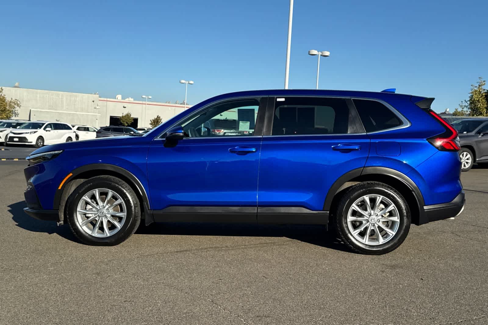 Used 2025 Honda CR-V EX image 9