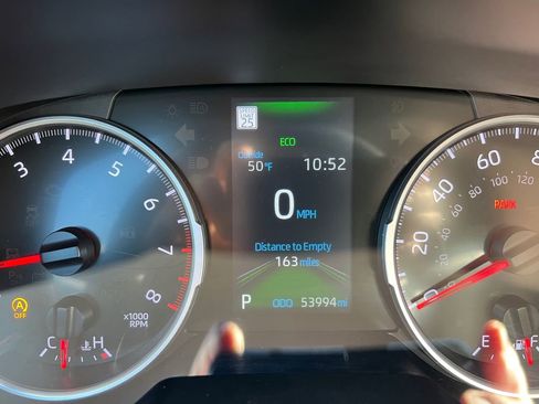 Used 2022 Toyota RAV4 LE image 11