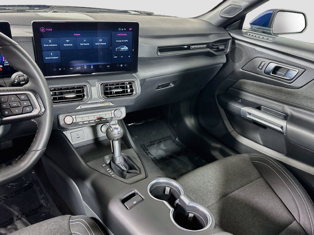 Used 2024 Ford Mustang Coupe RWD image 22