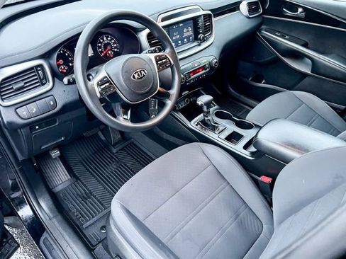 Used 2019 Kia Sorento LX image 13