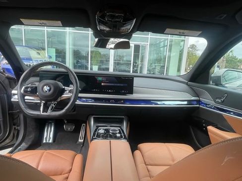 Used 2023 BMW 740i w/ Parking Assistance Package RWD image 12