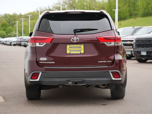 Used 2018 Toyota Highlander Limited AWD/4WD image 4