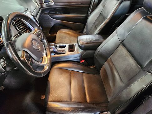 Used 2019 Jeep Grand Cherokee Altitude RWD image 29