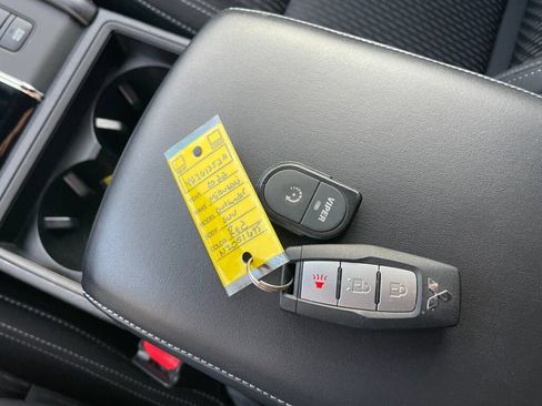 Used 2022 Mitsubishi Outlander ES AWD/4WD image 4