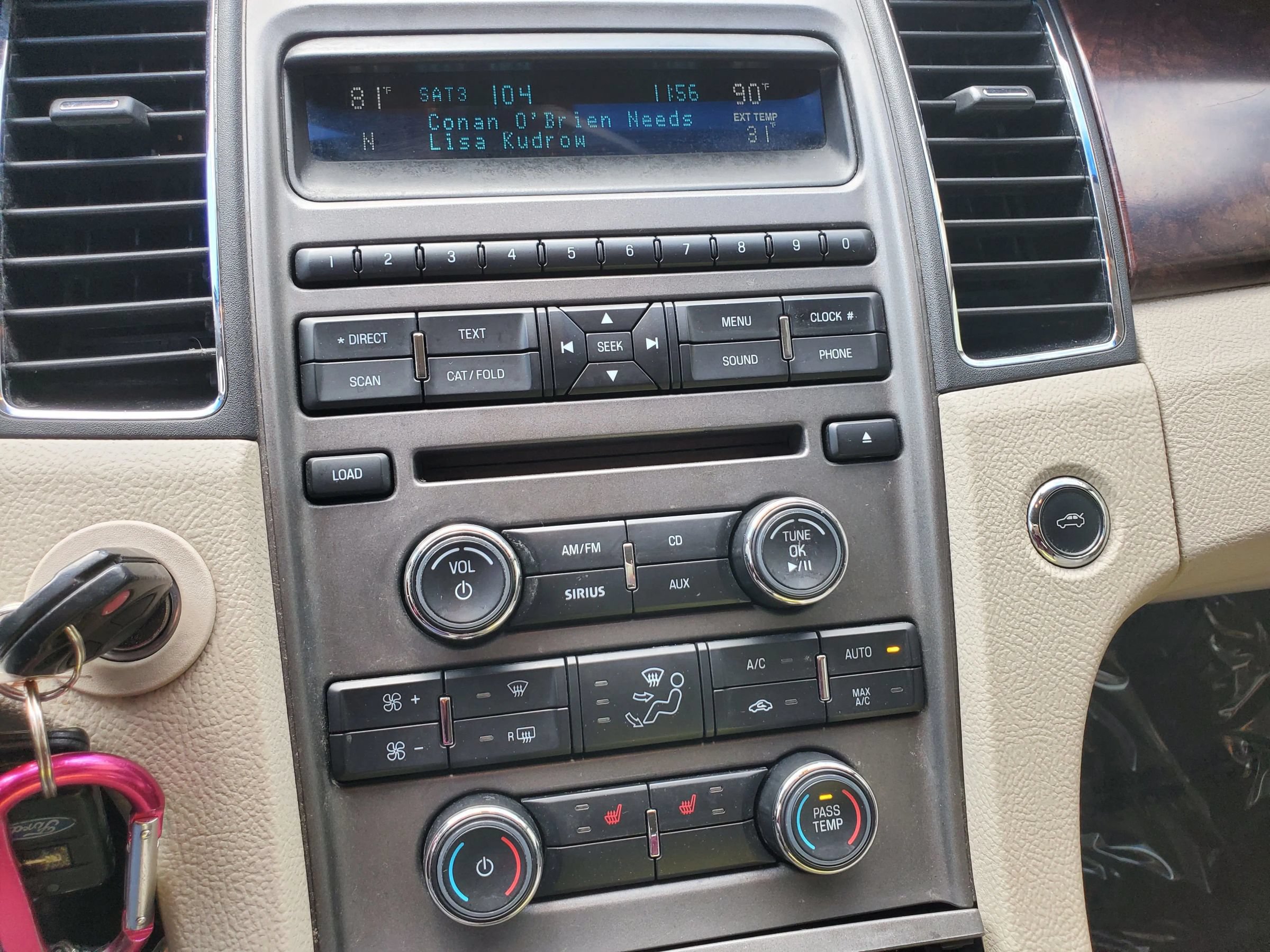 Used 2010 Ford Taurus SEL FWD image 44