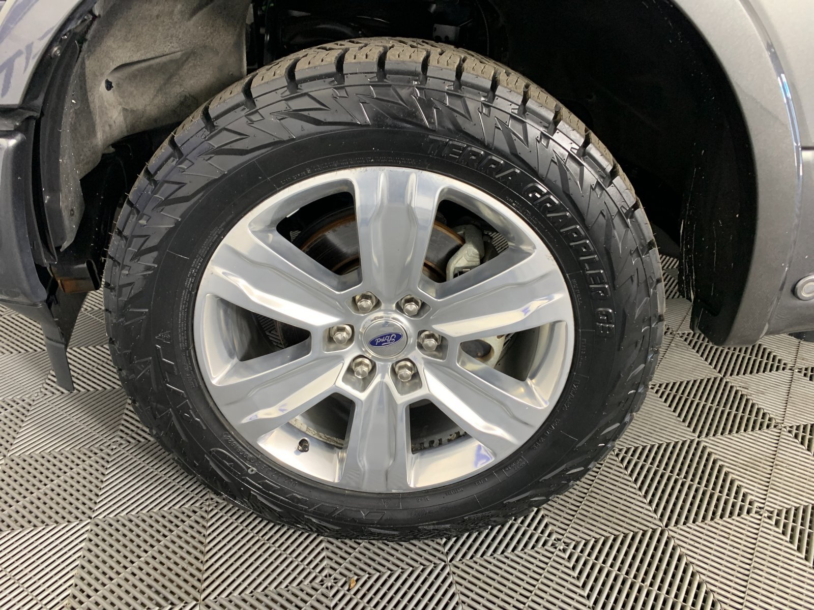 Used 2019 Ford F150 Platinum w/ Equipment Group 701A Luxury AWD/4WD image 9