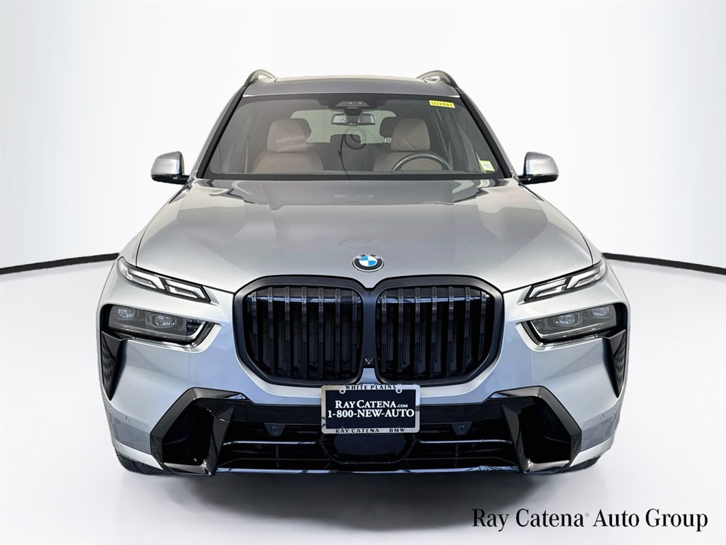 Used 2024 BMW X7 xDrive40i w/ M Sport Package AWD/4WD image 2