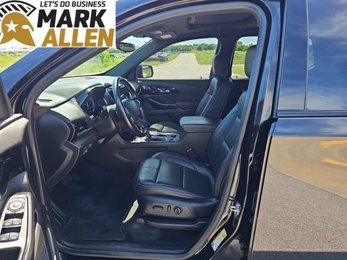 Used 2023 Chevrolet Traverse RS AWD/4WD image 19