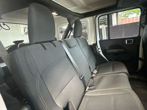 Used 2026 Jeep Wrangler Unlimited Sahara AWD/4WD image 26