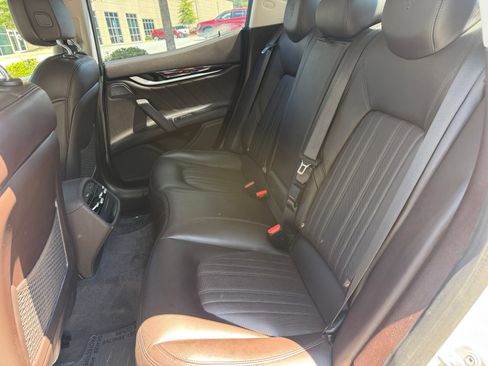 Used 2021 Maserati Ghibli S RWD image 41