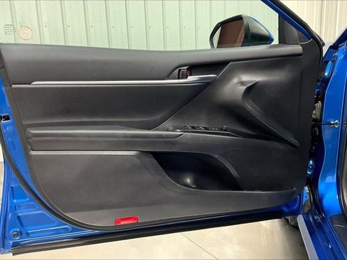 Certified 2020 Toyota Camry LE image 24