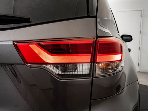 Used 2019 Toyota Highlander Plus image 9