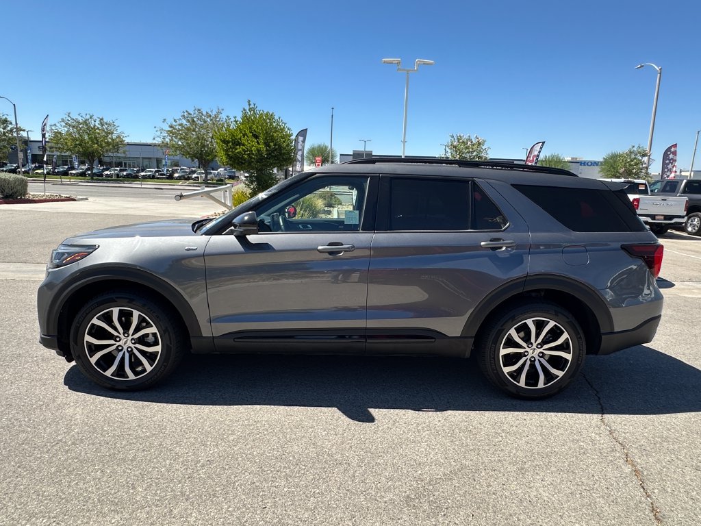 Used 2025 Ford Explorer ST-Line AWD/4WD image 37