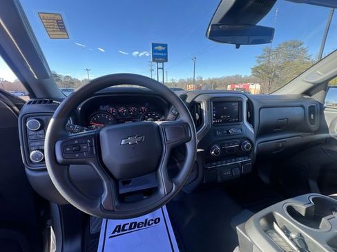 Used 2024 Chevrolet Silverado 1500 Custom Trail Boss w/ Dark Appearance Package image 10