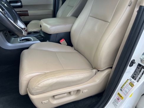Used 2014 Toyota Sequoia Platinum AWD/4WD image 9