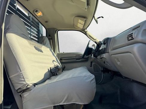 Used 2005 Ford F350 XL image 15