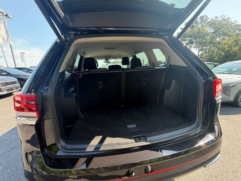 Used 2025 Volkswagen Atlas SE FWD image 16