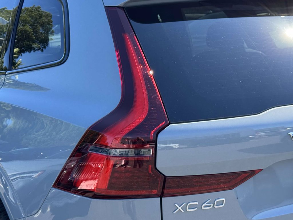 Used 2026 Volvo XC60 T8 Plus w/ Protection Package Premier AWD/4WD image 8