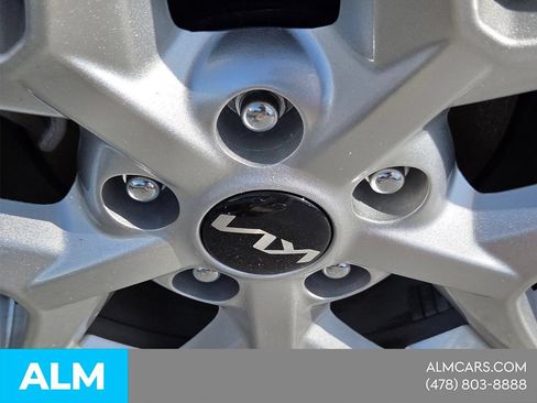 Used 2025 Kia Soul LX w/ LX Technology Package FWD image 18
