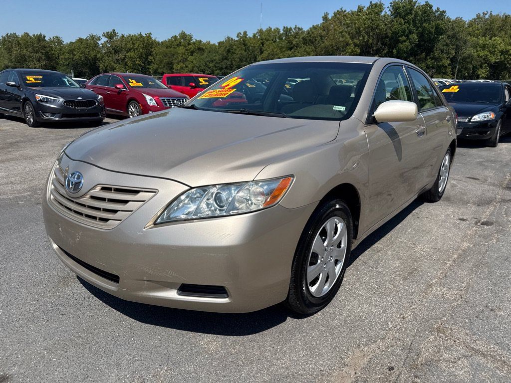 Used 2009 Toyota Camry LE FWD image 2