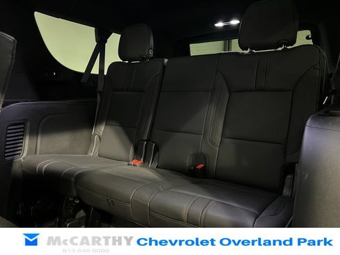 Used 2022 Chevrolet Suburban RST AWD/4WD image 32