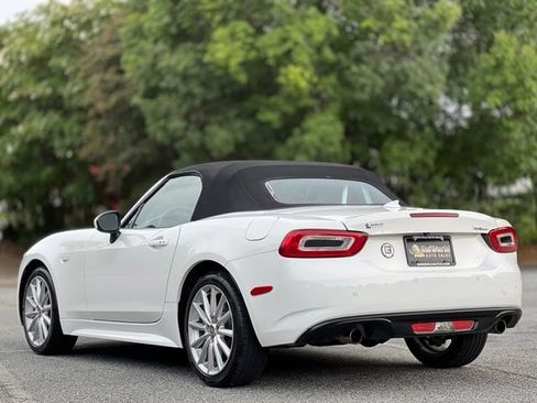 Used 2018 FIAT 124 Spider Lusso w/ Convenience Group RWD image 15