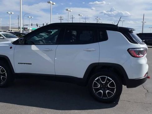 Used 2024 Jeep Compass Trailhawk image 7