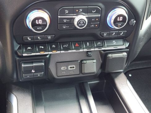 Used 2021 GMC Sierra 1500 AT4 w/ AT4 Premium Package AWD/4WD image 15