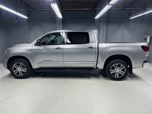 Used 2011 Toyota Tundra Limited w/ Memory Pkg AWD/4WD image 5