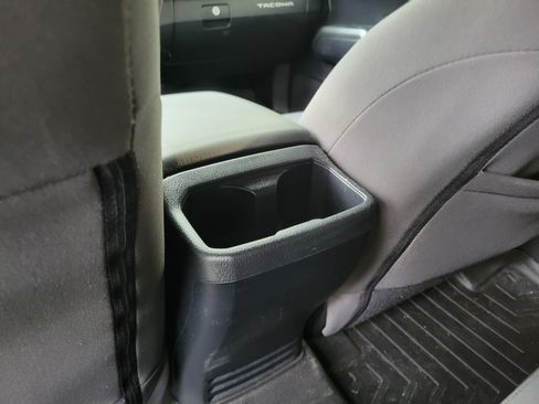 Used 2018 Toyota Tacoma TRD Sport RWD image 11