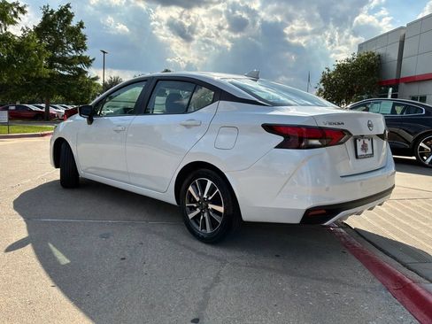 Used 2025 Nissan Versa SV FWD image 8