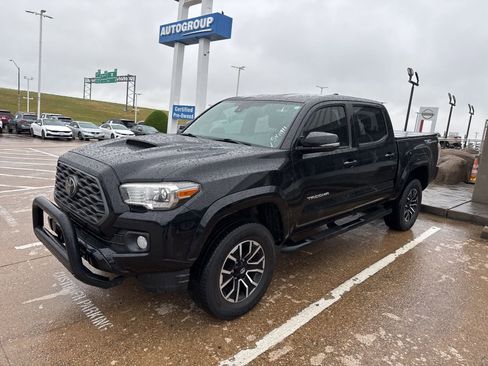 Used 2020 Toyota Tacoma TRD Sport image 1