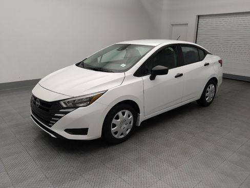 Used 2025 Nissan Versa S w/ Trunk Package FWD image 2