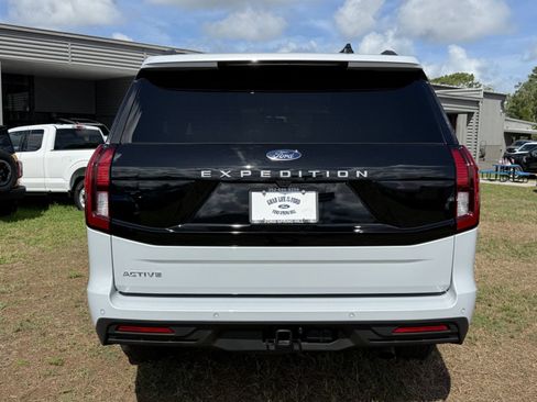Certified 2025 Ford Expedition Active RWD image 6
