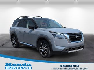 Used 2025 Nissan Pathfinder Platinum w/ Lighting Package (N92) video 1