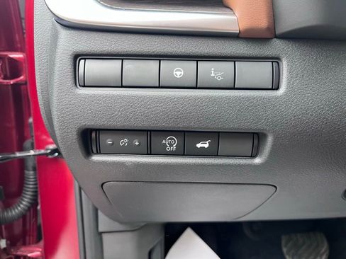 Used 2025 Nissan Rogue Platinum w/ Platinum Premium Package AWD/4WD image 11