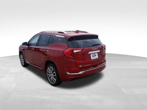 Used 2024 GMC Terrain Denali w/ Denali Premium Package AWD/4WD image 3
