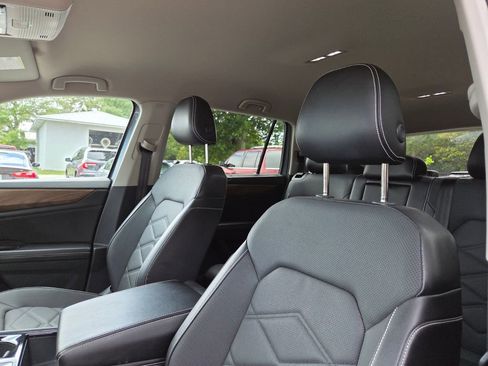 Used 2024 Volkswagen Atlas SE FWD image 23