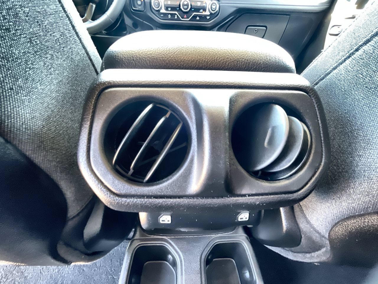 Used 2025 Jeep Wrangler Unlimited Rubicon AWD/4WD image 20
