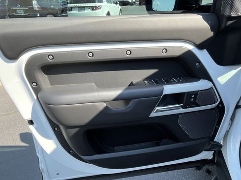 Used 2024 Land Rover Defender 110 X-Dynamic SE AWD/4WD image 14