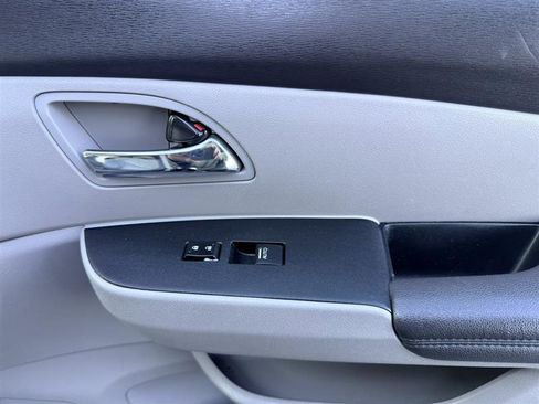 Used 2015 Honda Odyssey Touring image 16